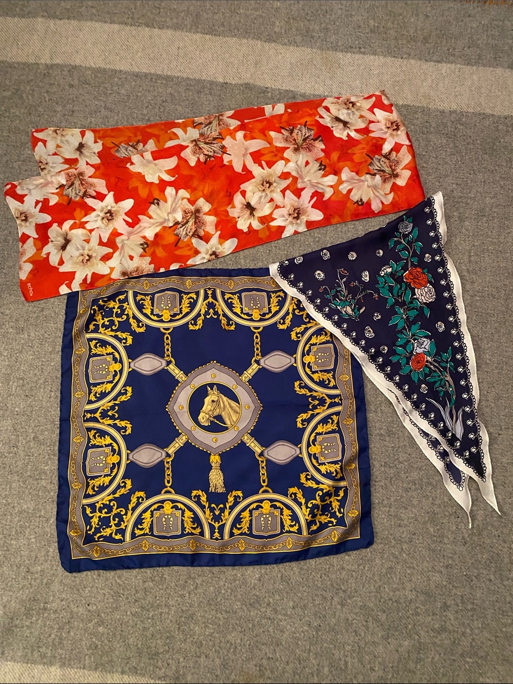Echo & Equestrian light silk scarfs Lot